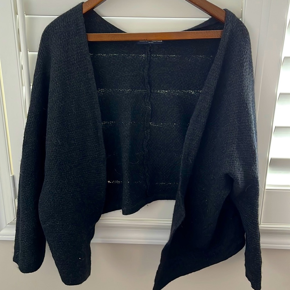 Brandy Melville navy cropped shrug